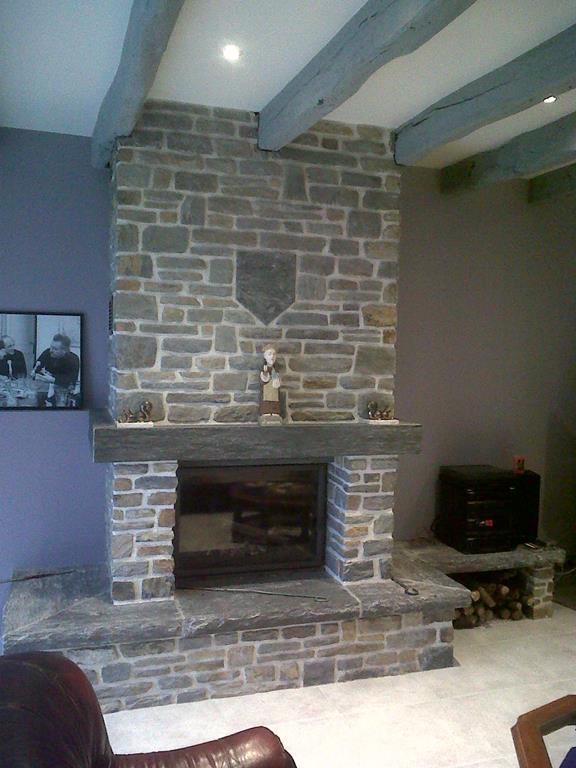 Installation cheminée rustique La Gacilly - Cheminées Croissant